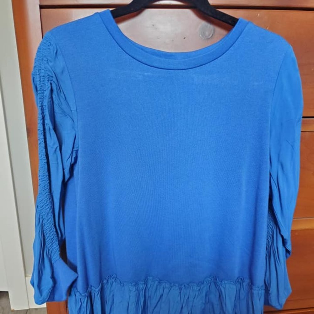 Evy's Tree ruflle pullover